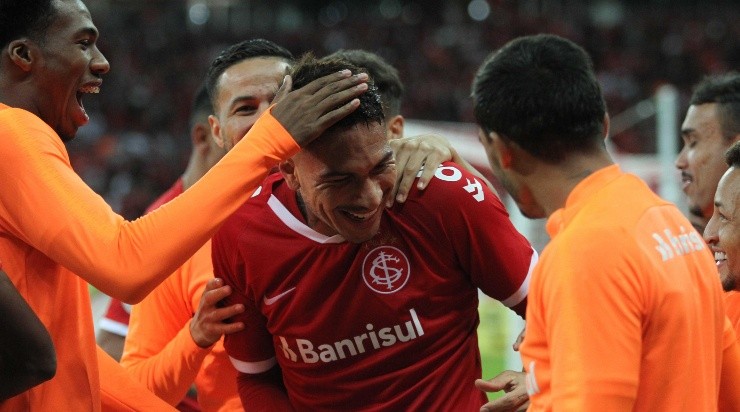 Guerrero comemorando mais um gol pelo Inter