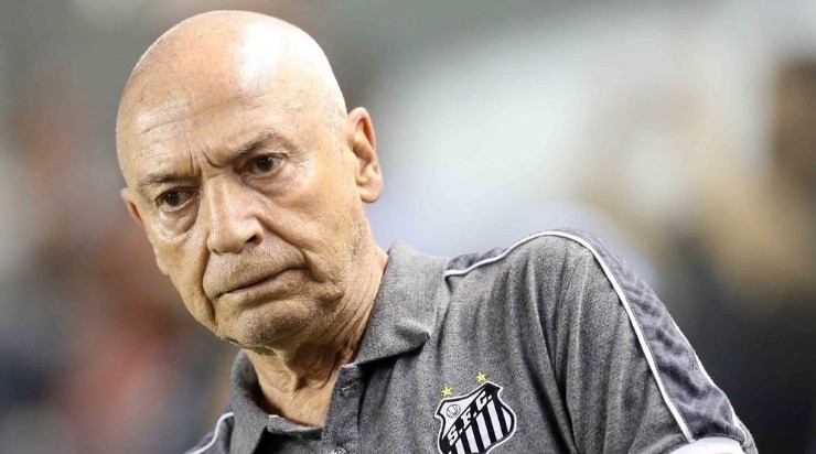 Jesualdo se emocionou com os 12.412 torcedores que foram a Vila Belmiro