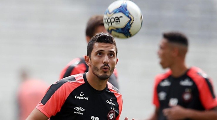 Marquinhos já teve passagem por vários clubes brasileiros, inclusive o Athletico Parananese