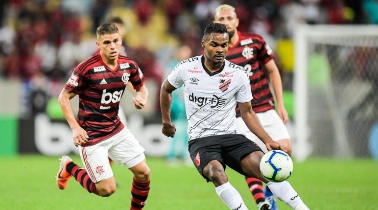 Nikão acredita que o Athletico possa vencer a Supercopa