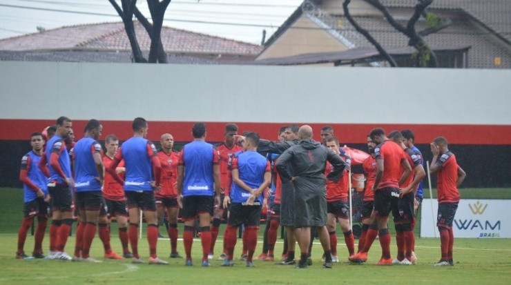 Atlético Goianiense deve ter o retorno de até quatro titulares