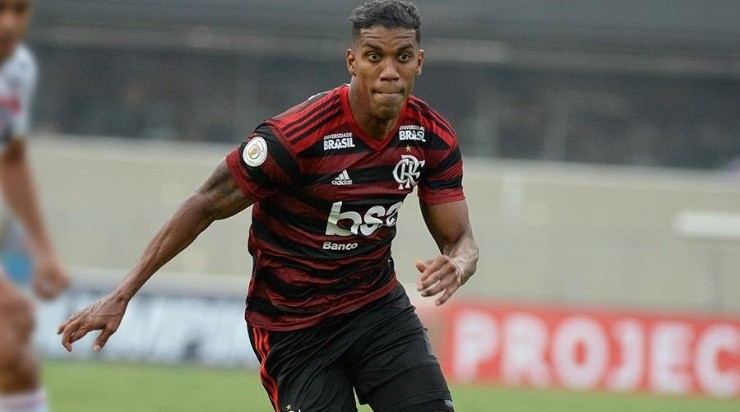 Berrio deve ser o títular na lateral direita no lugar de Rafinha Machucado