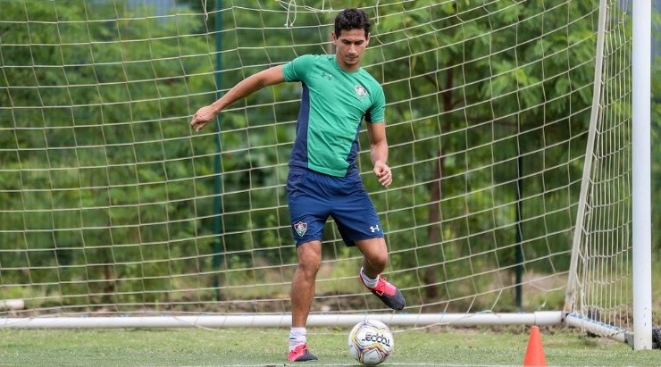 Ganso voltou a treinar com bola nesta segunda-feira (2)