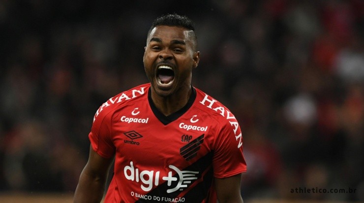 Nikão: valorizado no mercado (Foto: Miguel Locatelli/Site Oficial do Athletico/Divulgação)