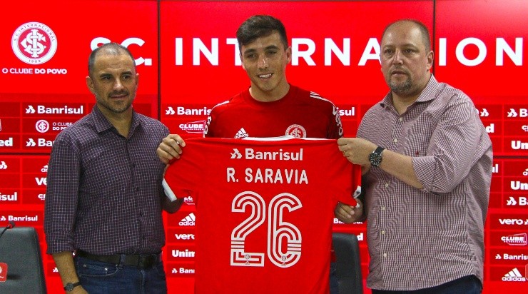 Saravia: apresentado pelo diretor Rodrigo Caetano e o viceAlessandro Barcellos (Foto: Divulgação)