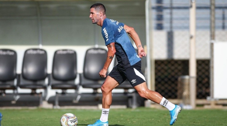 Thiago Neves volta a ficar à disposição de Renato Gaúcho na partida contra o Pelotas