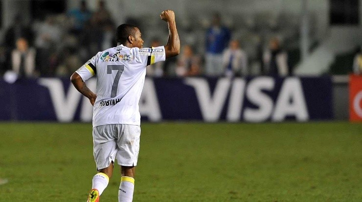 Robinho pode voltar no meio do ano. Foto: Ivan Stori/ Santos FC.