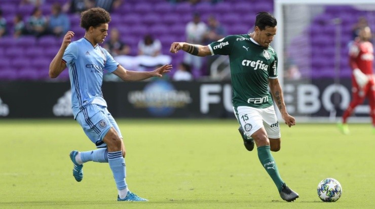 Gustavo Goméz não joga contra a Inter. Foto: Cesar Grecco/Palmeiras.