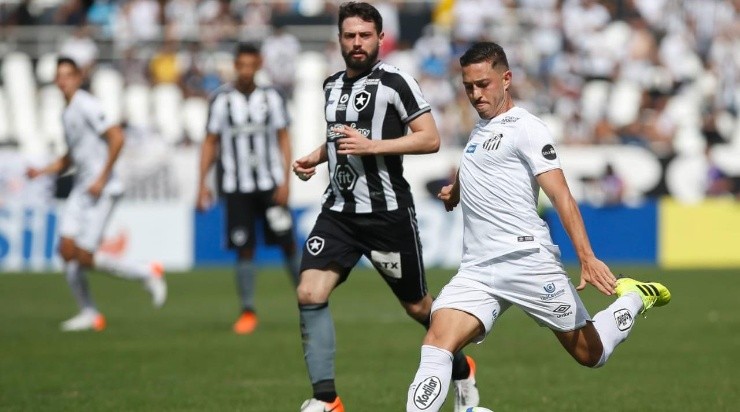 Jean Mota passou de protagonista a reserva no Santos e pode sair no meio do ano. Foto: Getty Images
