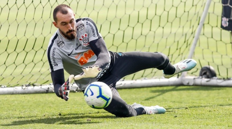 Chicão pediu uma chance ao goleiro Walter – Foto: Daniel Augusto Jr/Ag. Corinthians.