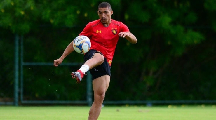 Adryelson já foi sondado por ambos os clubes – (Divulgação/Sport).