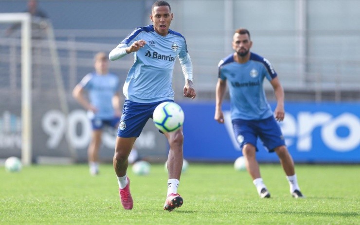 Da Silva: deve permanecer por mais tempo no Caxias (Foto: Lucas Uebel/Grêmio/Divulgação)