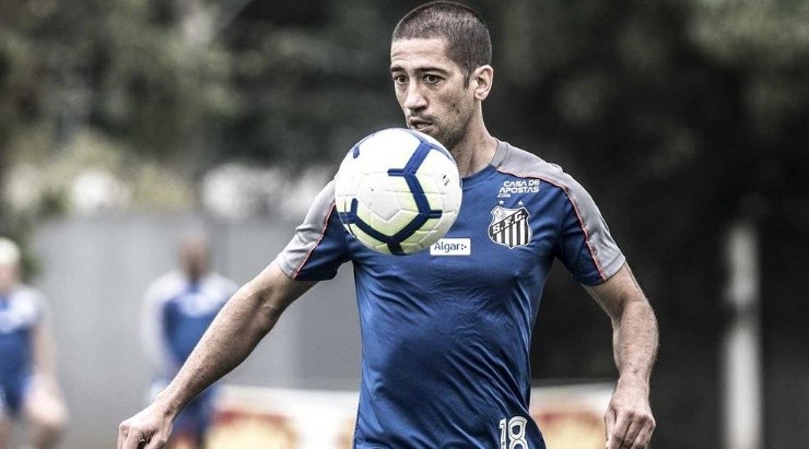 Evandro pode deixar o Santos no meio do ano. Foto: Ivan Storti/ Santos FC