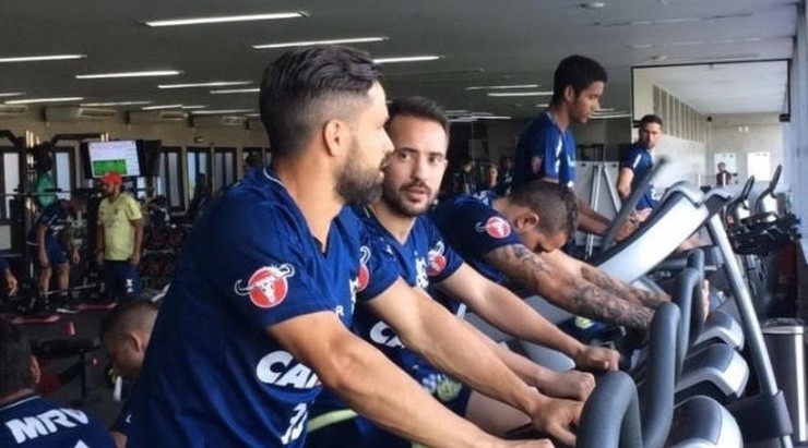 Flamengo deve voltar aos treinos no próximo dia 21 de abril. Foto: Alexandre Vidal