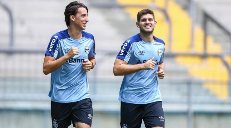 A zaga tem sido um dos pontos fortes do Grêmio – Foto: Lucas Uebel/Grêmio.