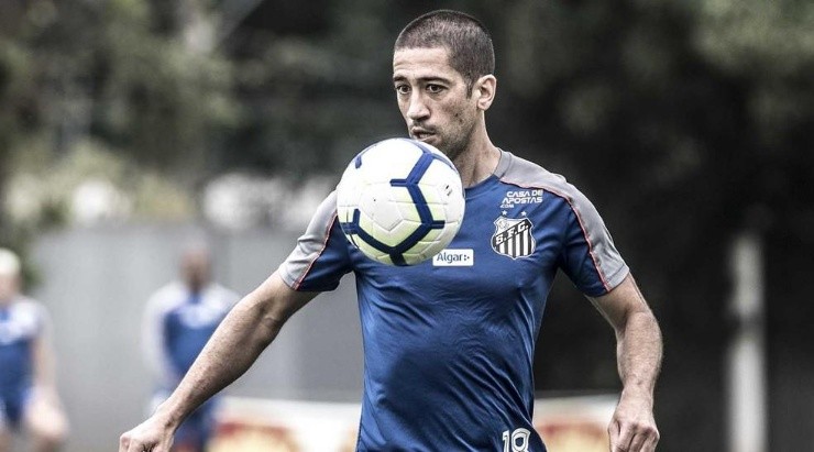 Evandro não caiu nas graças do técnico Jesualdo Ferreira. Foto: Ivan Storti/Santos FC