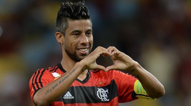 Léo Moura em ação pelo Flamengo – Foto:Getty Images