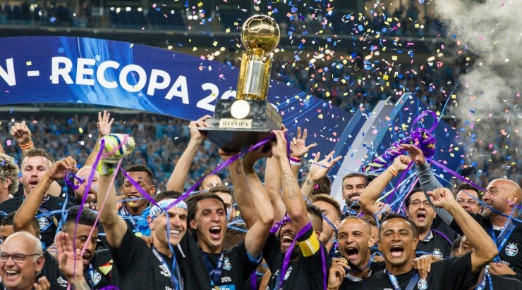 Desde 2016, Grêmio vem”papando”taça atrás de taça, fruto da ótima gestão de Romildo Bolzan.FOTO: LUCAS UEBEL/GREMIO FBPA