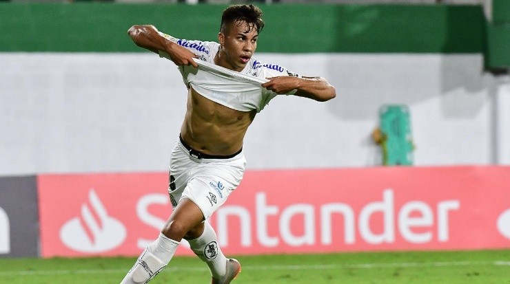 Kaio Jorge marca contra o Defensa y Justicia, pela Libertadores.    Foto: Divulgação/Santos FC