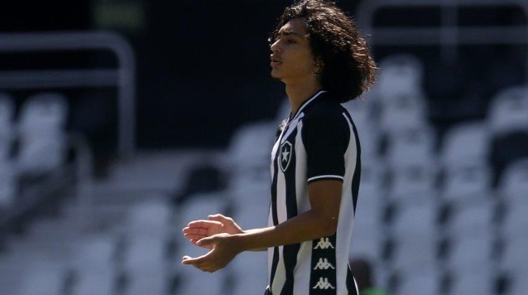 Matheus Nascimento: promovido aos profissionais (Foto: Vitor Silva/Botafogo/Divulgação)