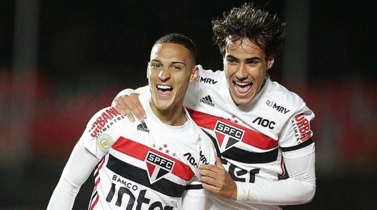 Igor Gomes pode volatr a fazer dupla com Antony – Foto: Rubens Chiri/São Paulo FC.