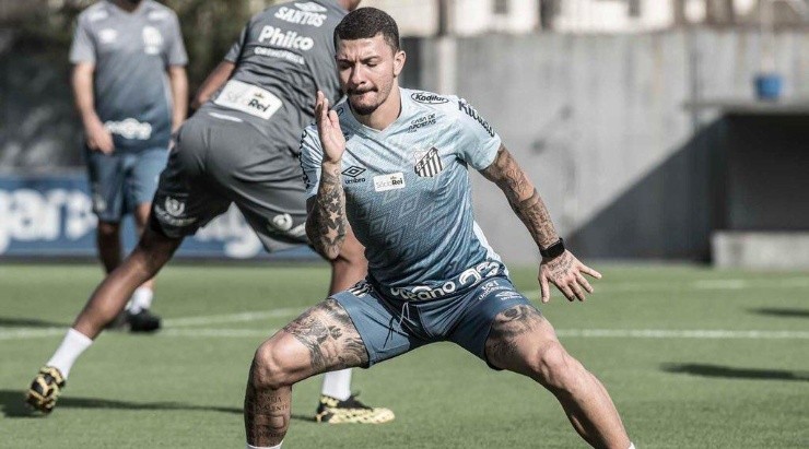 Alison é um dos capitães do Santos. (Foto: Ivan Storti/Santos FC)