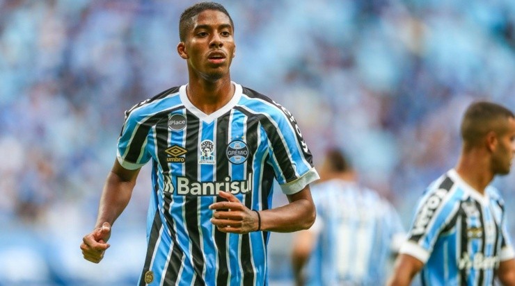 Jean Pyerre disputa com Maicon a vaga no meio-campo – Foto: Lucas Uebel/Grêmio.