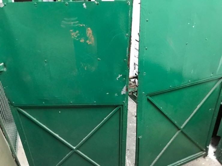 Um dos portões da sede do clube foi quebrado pelos torcedores que foram até a sede do Palmeiras protestar. Foto: Agência Palmeiras