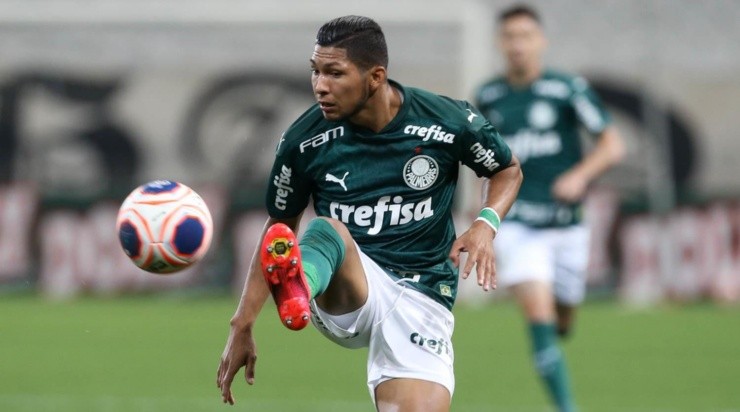 Rony exagerou da individualidade em certos momentos e não causou boa impressão à torcida do Palmeiras (Foto: César Greco)