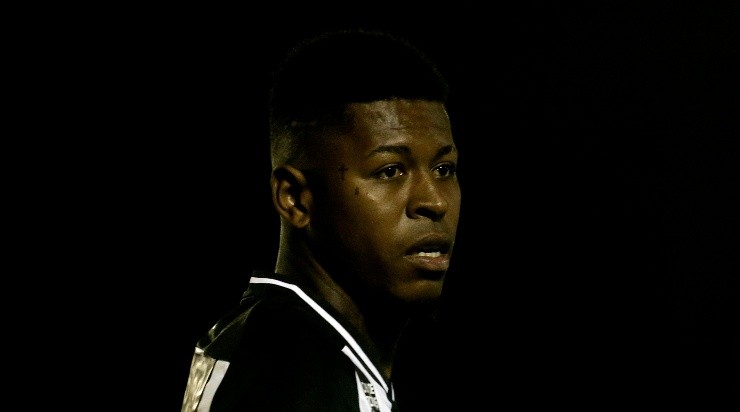 Cortezdisputou quatro jogos pelo Botafogo. (Foto: Vítor Silva/Botafogo)