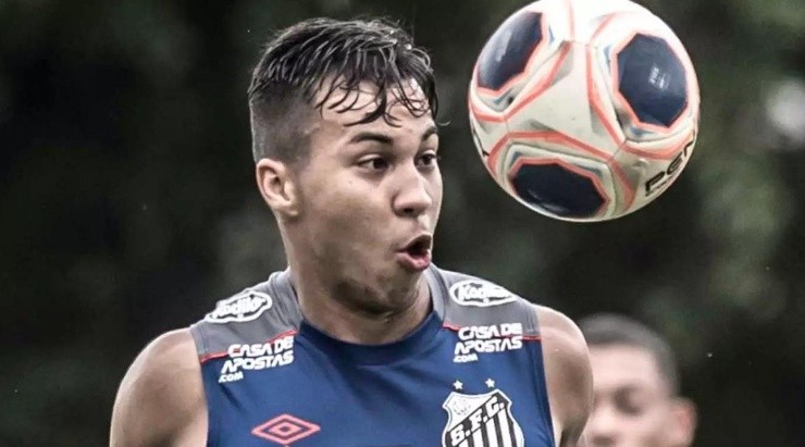 Kaio Jorge deve virar reserva em novo esquema do Santos – Foto: Ivan Storti/Santos FC.