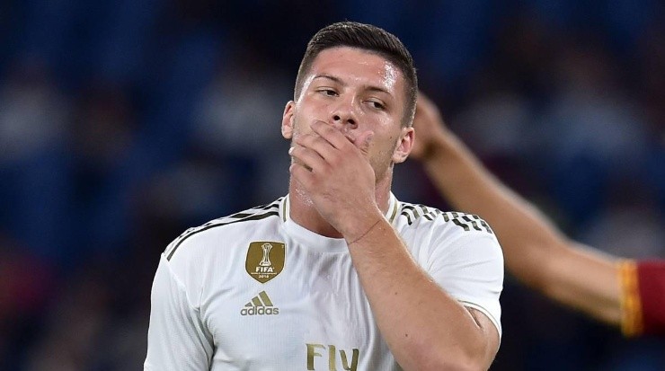 Jovic vira opção ao Milan caso Ibra seja negociado.