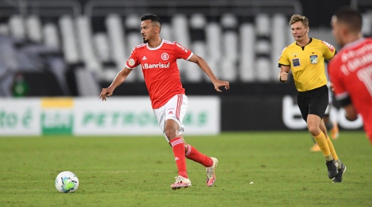 Lindoso: fora de combate (Foto: Ricardo Duarte/Inter/Divulgação)