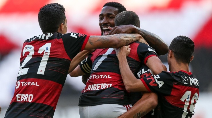 Jogadores do Flamengo festejam gol contra o Fortaleza - (Getty Images)