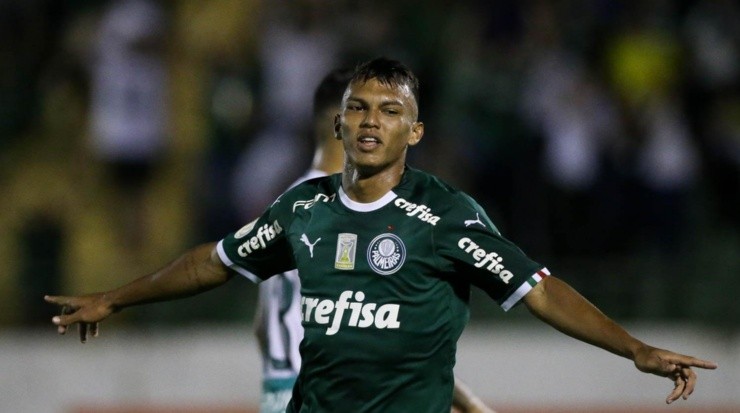 Veron busca vaga no time titular – Foto: Cesar Greco/Palmeiras.