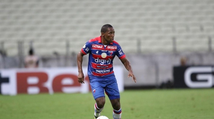 Tinga está de volta aos treinos e pode ser relacionado para a partida contra o Sport. Foto: Divulgação