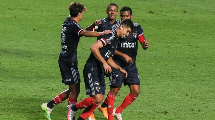 Vitor Bueno festejando gol contra o fluminense - (Getty Images) Vitor Bueno festejando gol contra o fluminense - (Getty Images)
