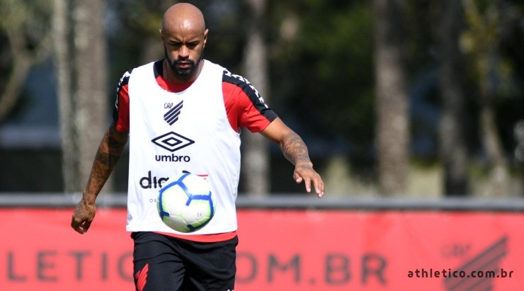 Thiago Heleno estará de volta – Foto: Divulgação/Athletico.