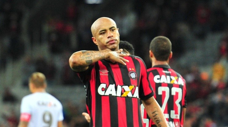 Thiago Heleno está à disposição de Eduardo Barros para o duelo contra o Colo-Colo. Foto: Dibulgação