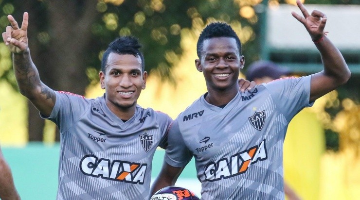 Otero e Cazares devem novamente atuar juntos, desta vez no Timão – Foto: Bruno Cantini/Atlético-MG.