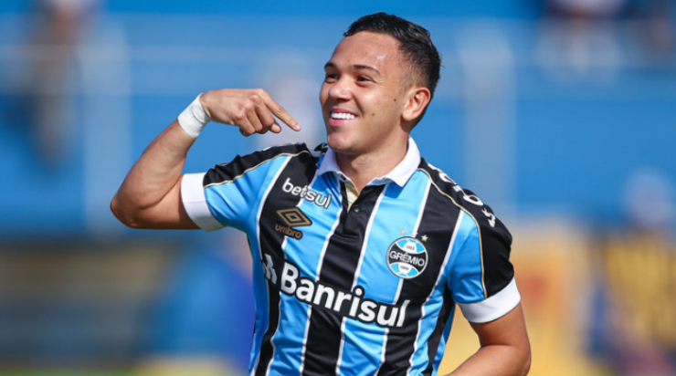 Pepê pode ser beneficiado com “fraqueza” do Inter – Foto: Lucas Uebel/Grêmio.