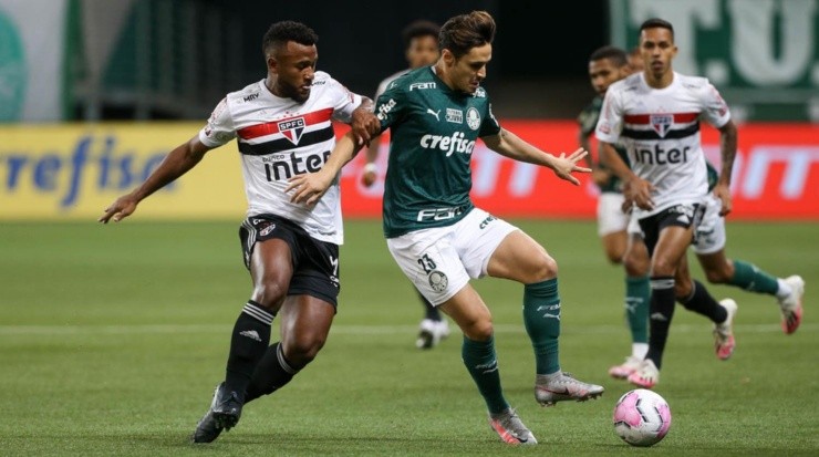 Raphael Veiga muito bem marcado pelo time do Morumbi, não conseguiu repetir o dueto com Wesley (Foto: César Greco/Ag.Palmeiras)