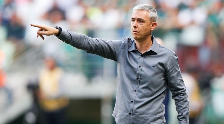 Tiago Nunes foi vitorioso pelo Athletico-PR, mas não deu certo no Corinthians - Foto: Getty Images.