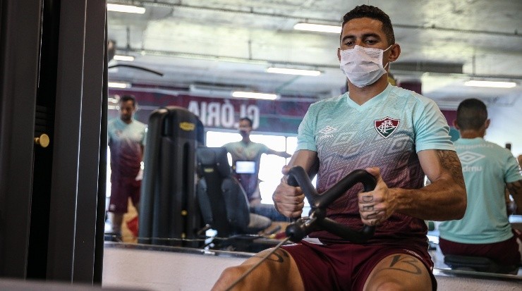 Barcelos se destacou contra o Ceará (Foto: Lucas Merçon/Fluminense)