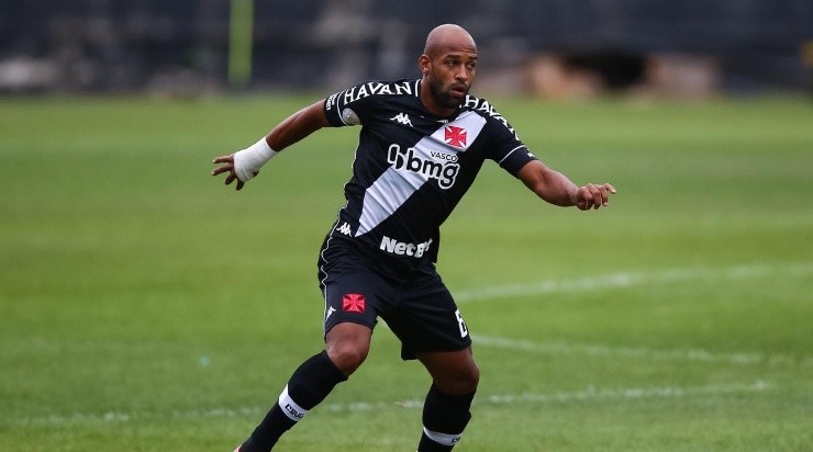 Fellipe Bastos deve perder espaçono meio-campo (Foto: Getty Images)