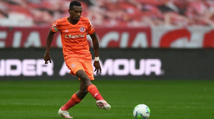 Edenílson pode ser usado por Coudet na Libertadores - Foto: Ricardo Duarte/Internacional.