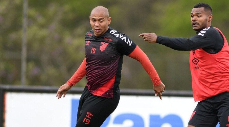 Walter fez postagem comemorando o retorno - Foto: Divulgação/Athletico.