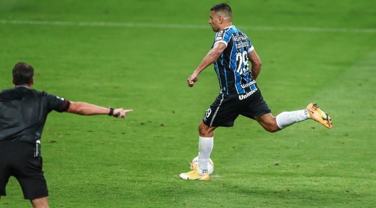 Diego Souza converteu sua cobrança - Foto: Lucas Uebel/Grêmio.