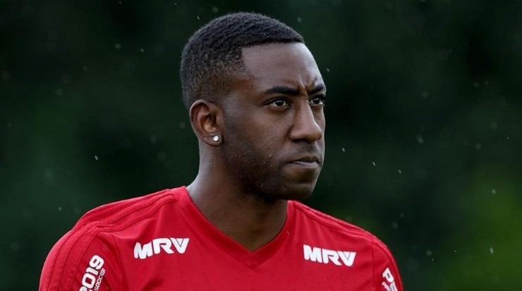 Carneiro não se firmou no São Paulo (Foto:Rubens Chiri/saopaulofc.net)