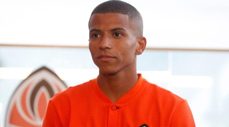 Poucas chances: atacante ainda busca espaço na Ucrânia (Foto: Getty Images)